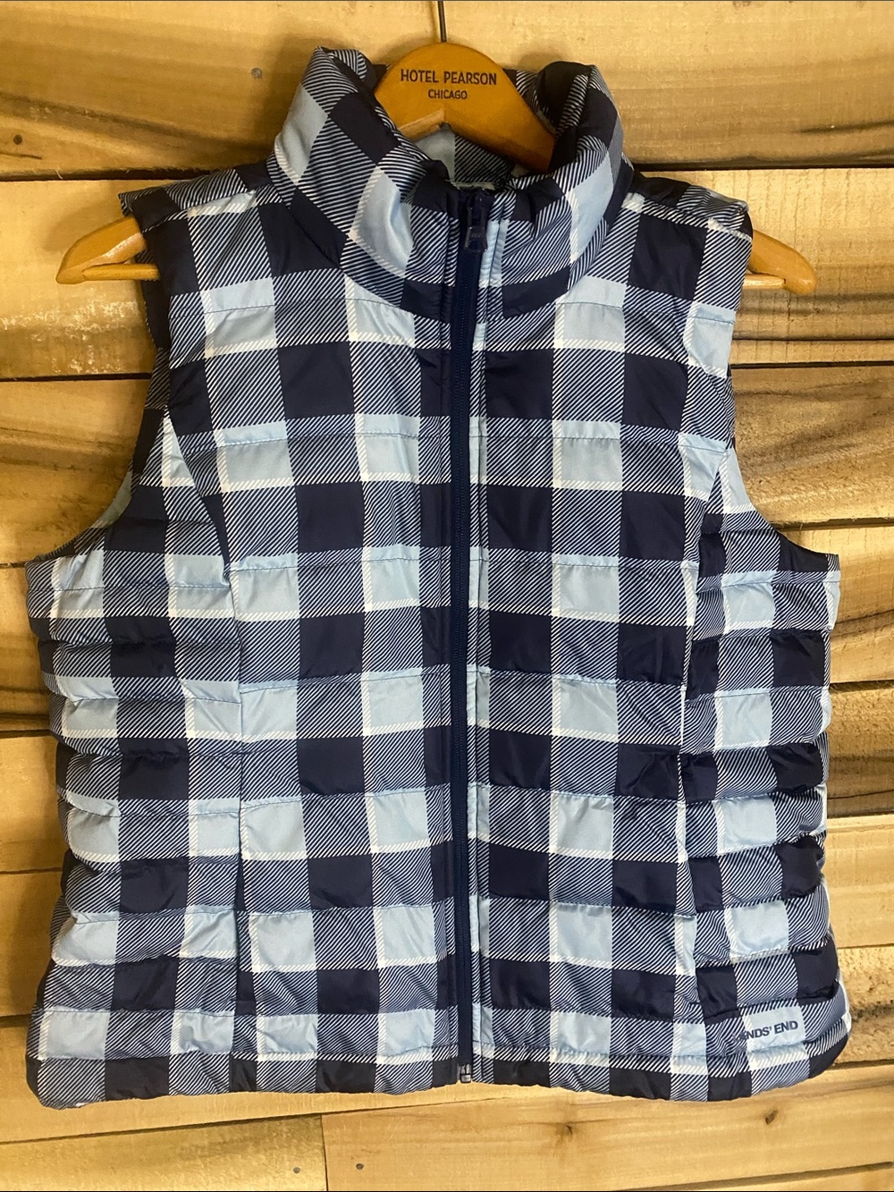 Lands’ End Plaid Puffer Vest in Navy and Light Blue size petite medium